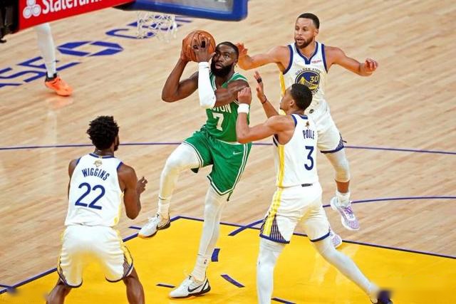 欧文：当初只想在皇马踢一两年 然后重回利物浦